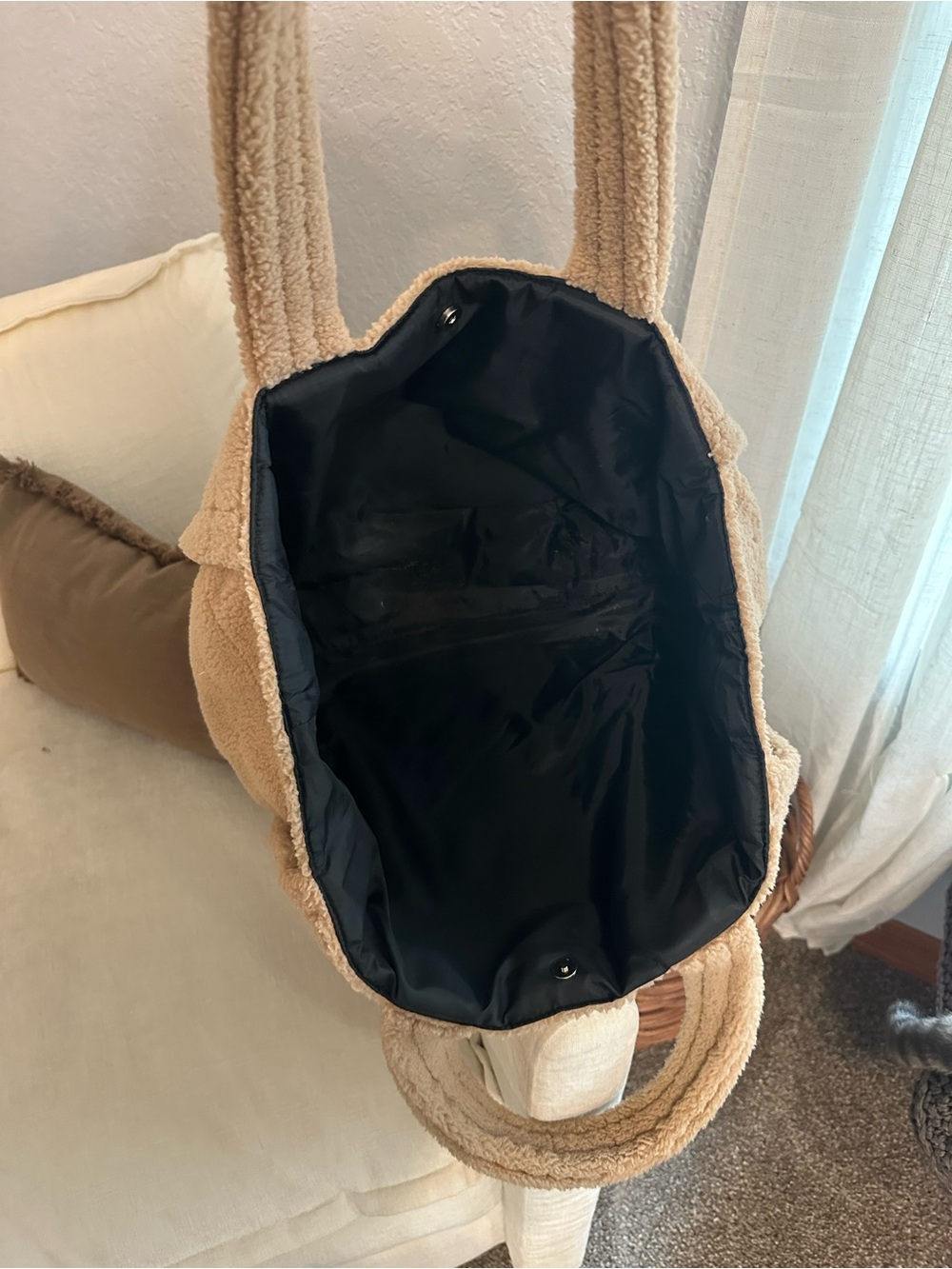 Victoria's Secret Tan Teddy Sherpa Tote - Picture 4 of 5